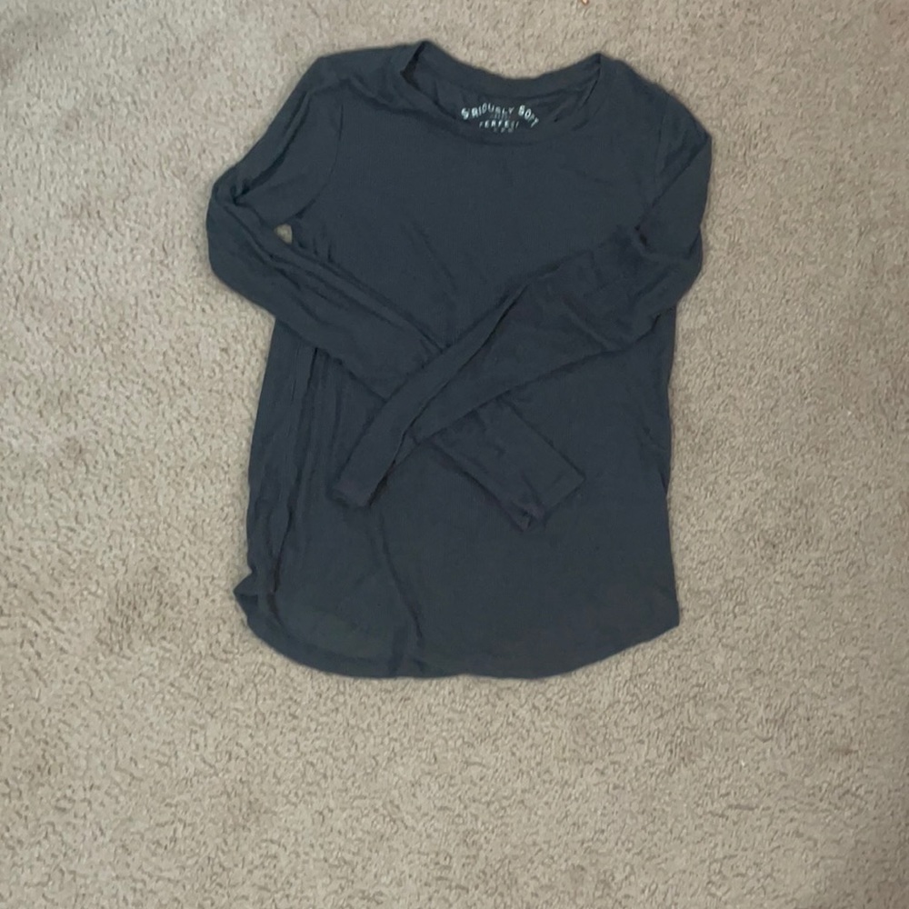 Black ribbed shirt